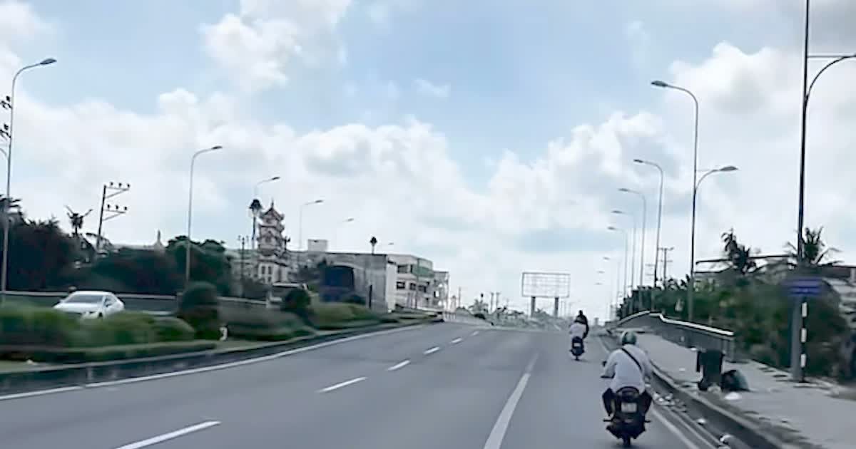 Cầu Sang Trắng 1 trên Quốc lộ 91, nơi xảy ra vụ tai nạn