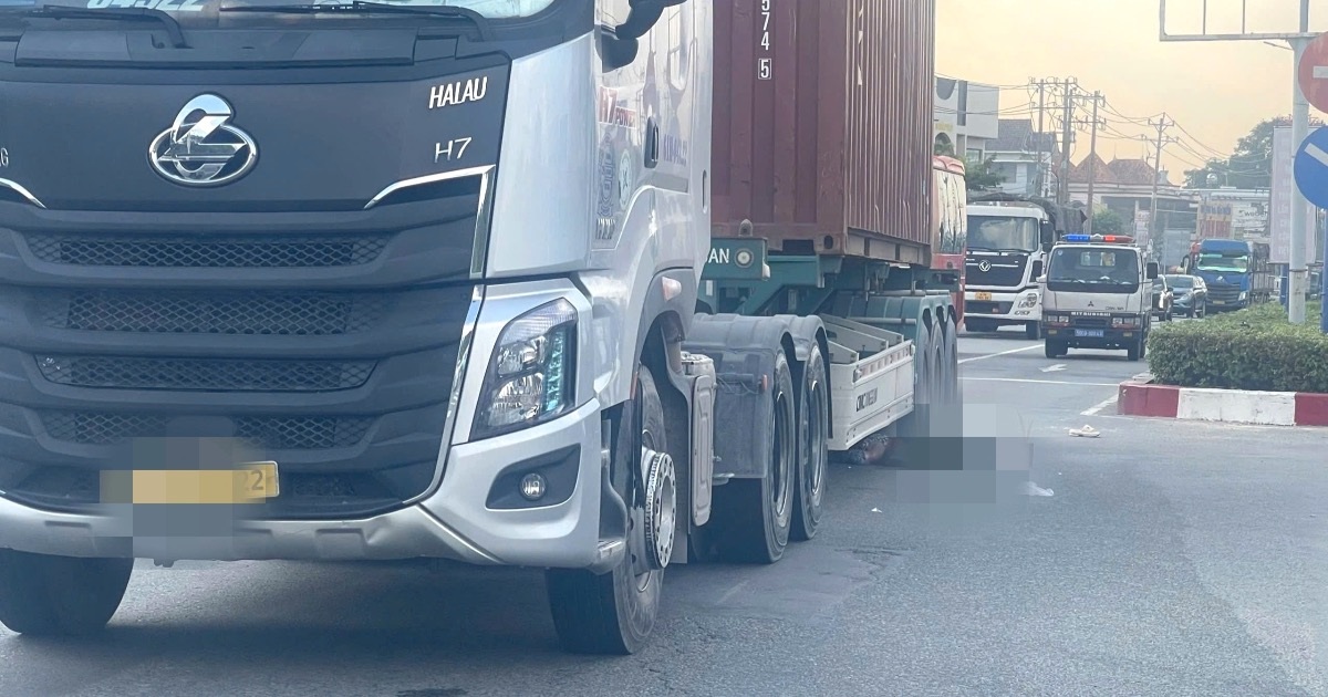Hiện trường vụ tai nạn trên Quốc lộ 13, phường Thủ Dầu Một, TP.HCM
